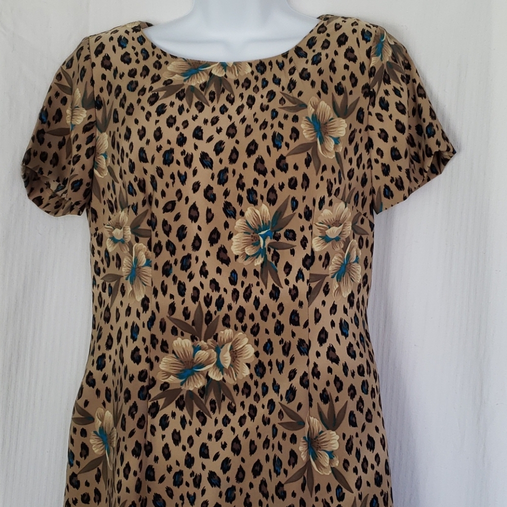 Dress - Picture 5 of 12
